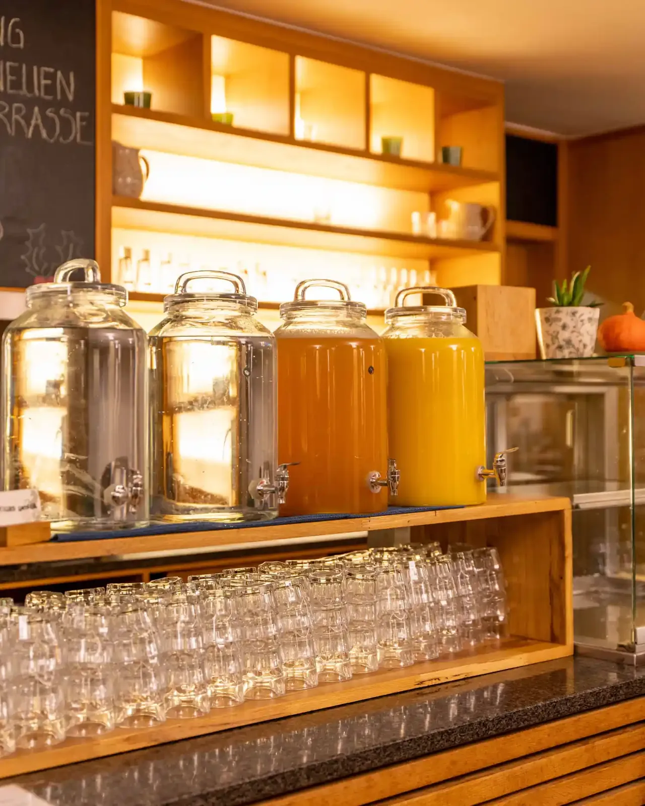 Farm brunch every Sunday and public holiday at Gut Hügle